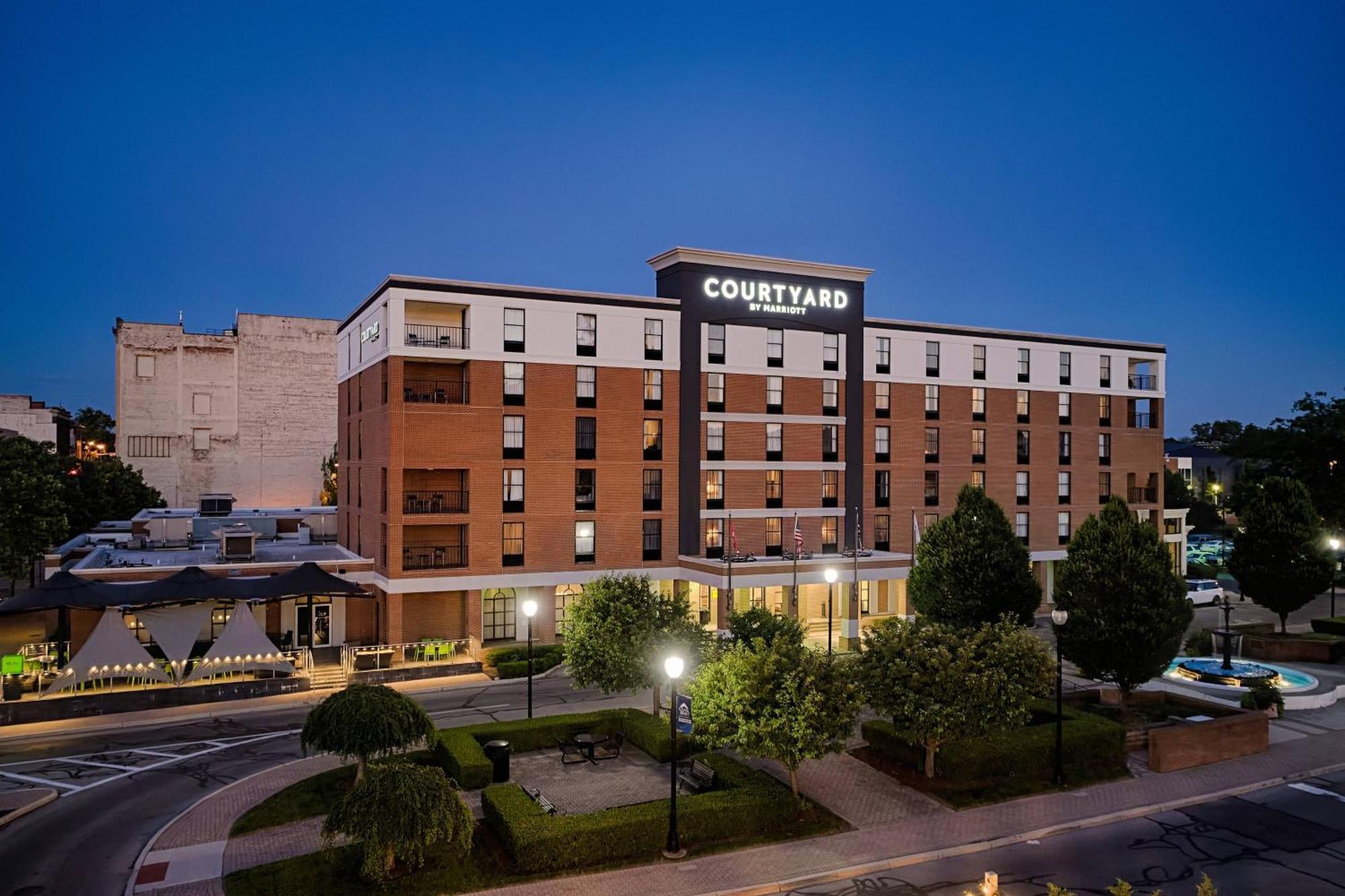 Hotel Courtyard By Marriott Springfield Downtown Exterior foto