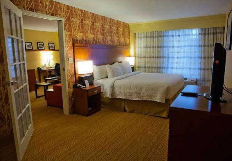 Hotel Courtyard By Marriott Springfield Downtown Exterior foto